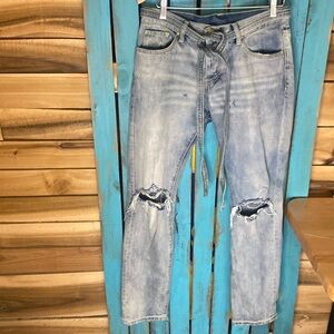 MNML light wash distressed Midrise jeans size 30 inseam 34” integral belt